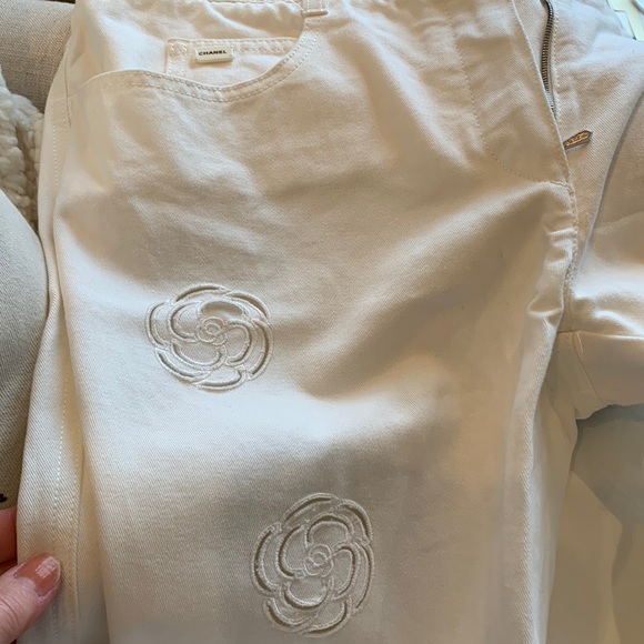 RARE🤍CHANEL 03C Camellia Flower 90’s Baggy Laser Cut Barrel White Vintage Jeans - Picture 6 of 16
